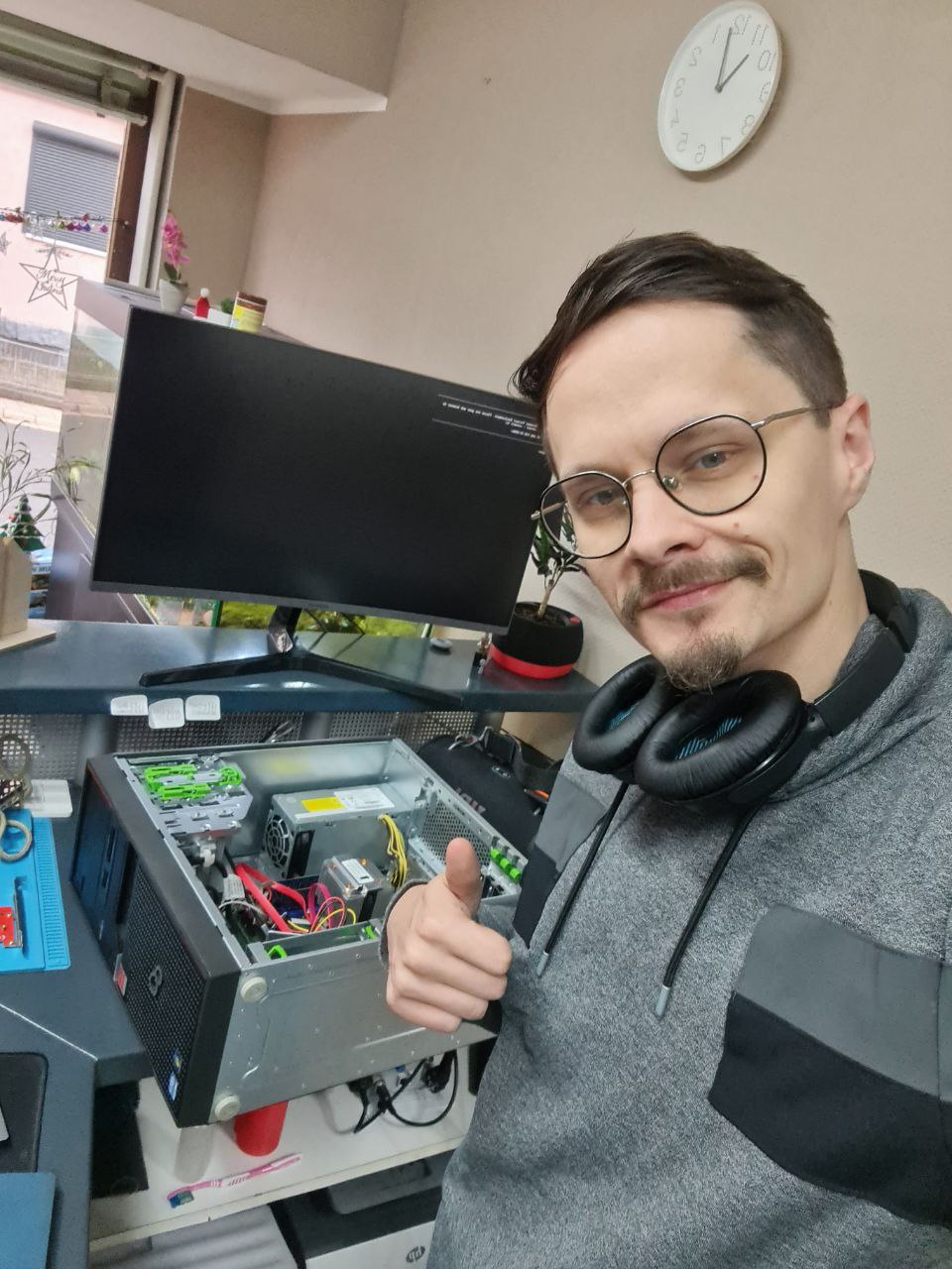Daniel bei der Arbeit im Laden